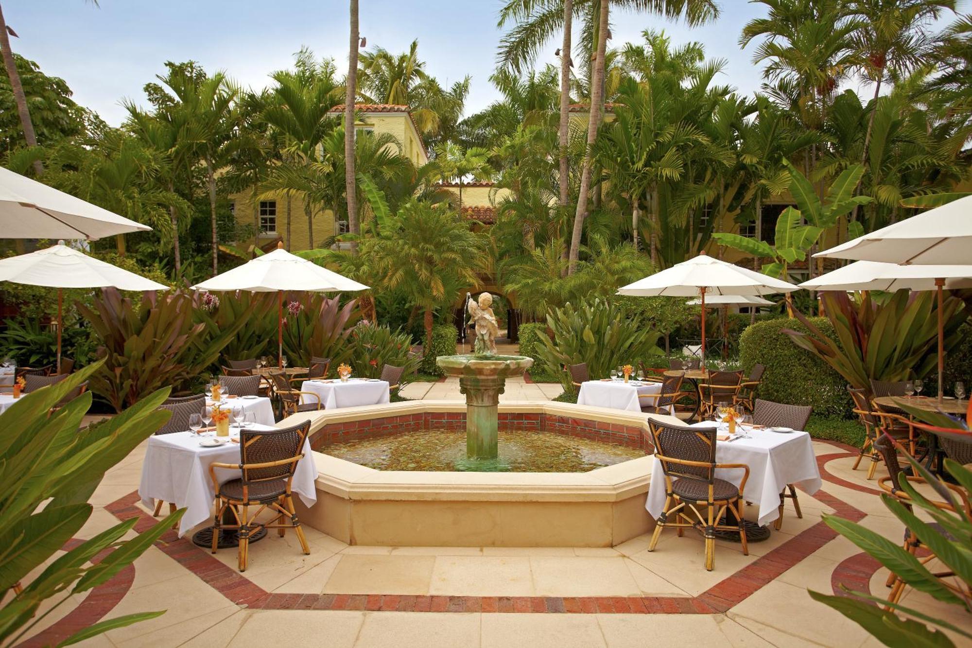 The Brazilian Court Hotel Palm Beach Exterior photo